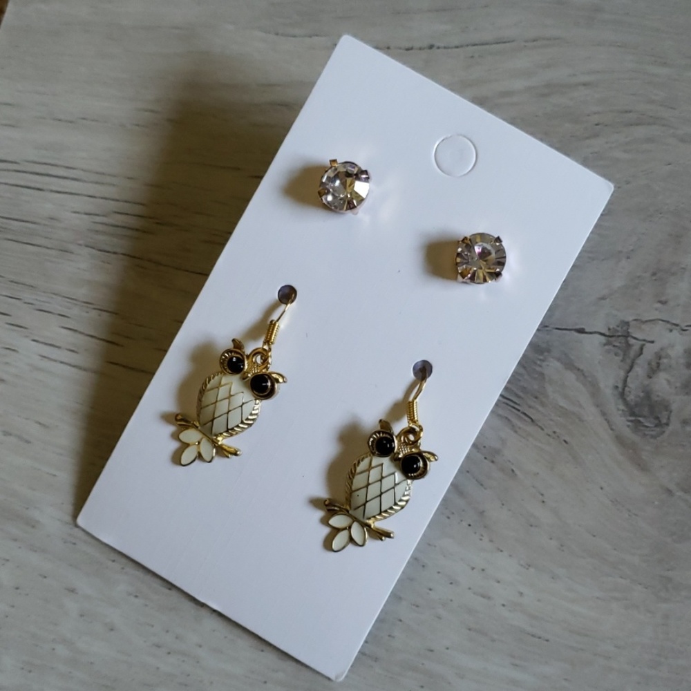 Gold tone owl earring set